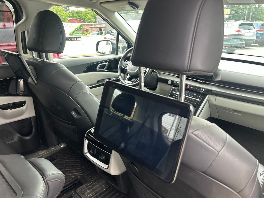 2023 Kia Carnival SX REAR ENTERTAINMENT