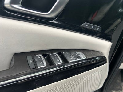 2023 Kia Carnival SX REAR ENTERTAINMENT
